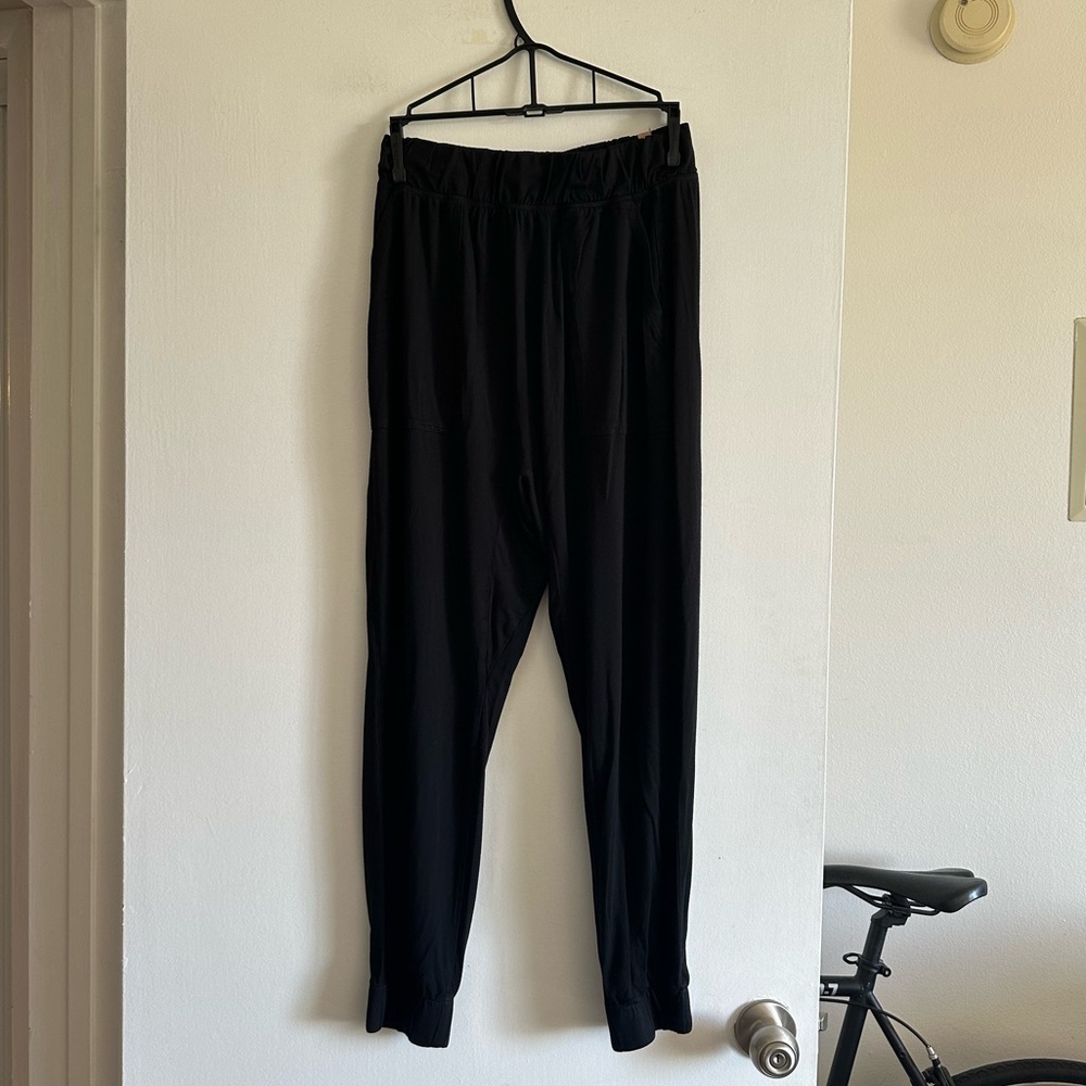 Lunya Black Comfy Stretch Classic Neutral Joggers Sweatpants size XS EUC - Picture 6 of 7
